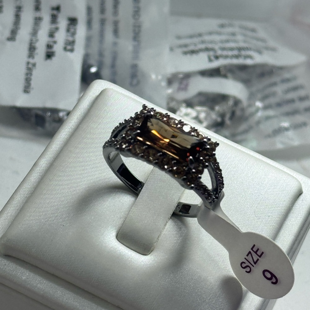 Elegant Silver and Gold Ring